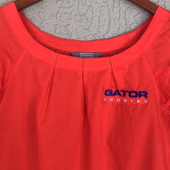 Merona Embroidered Gator Country Pleated‎ Detail Short Sleeve Top - Picture 3 of 13